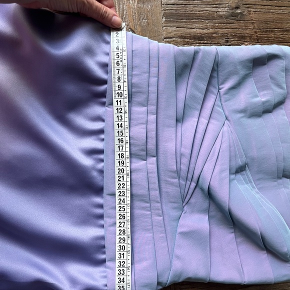 Holt Renfrew Lilac Strapless Gown – Elegant Floor-Length Formal Dress - Picture 7 of 10